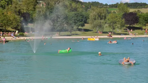 Campingplatz Les 3 Lacs du Soleil - Trept, Rhône-Alpes, Frankreich