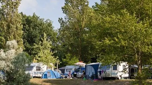 Campingplatz Les 3 Lacs du Soleil - Trept, Rhône-Alpes, Frankreich
