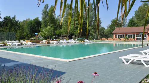 Campingplatz Les 3 Lacs du Soleil - Trept, Rhône-Alpes, Frankreich